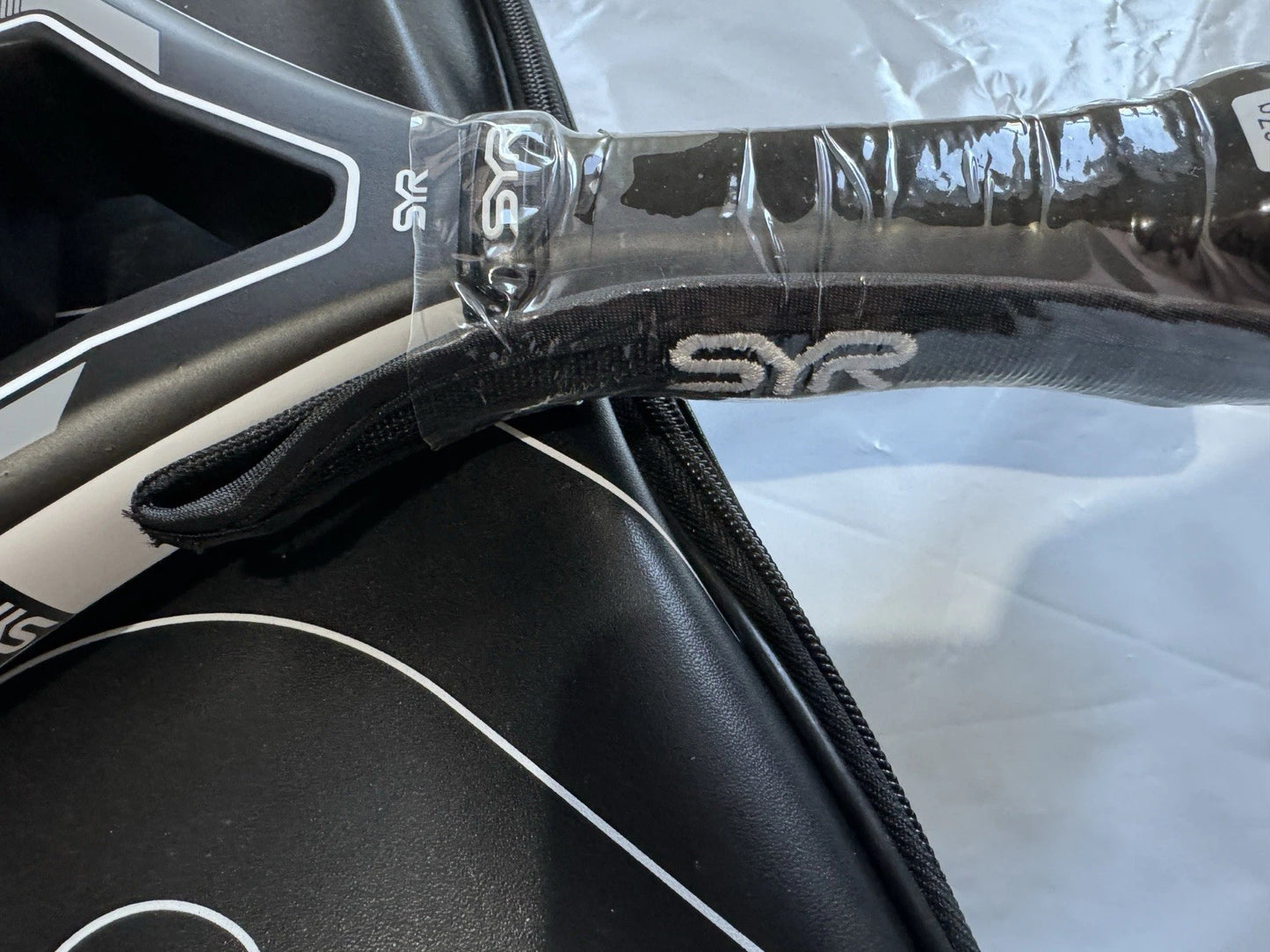 SYR UNO - Carbon Fibreglass Padel Tennis Racket In back