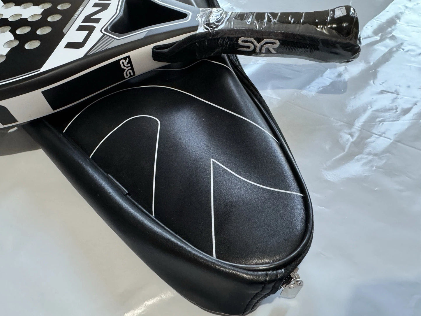 SYR UNO - Carbon Fibreglass Padel Tennis Racket In back